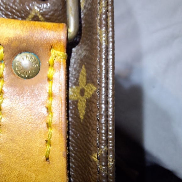 Louis Vuitton Cartouchiere MM - Picture 10 of 11